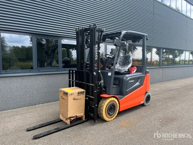 Toyota electric forklift with a load on the forks